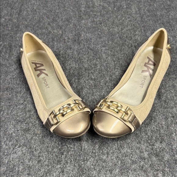 Anne Klein Cream Flats with Gold Chain Detail - Picture 4 of 9